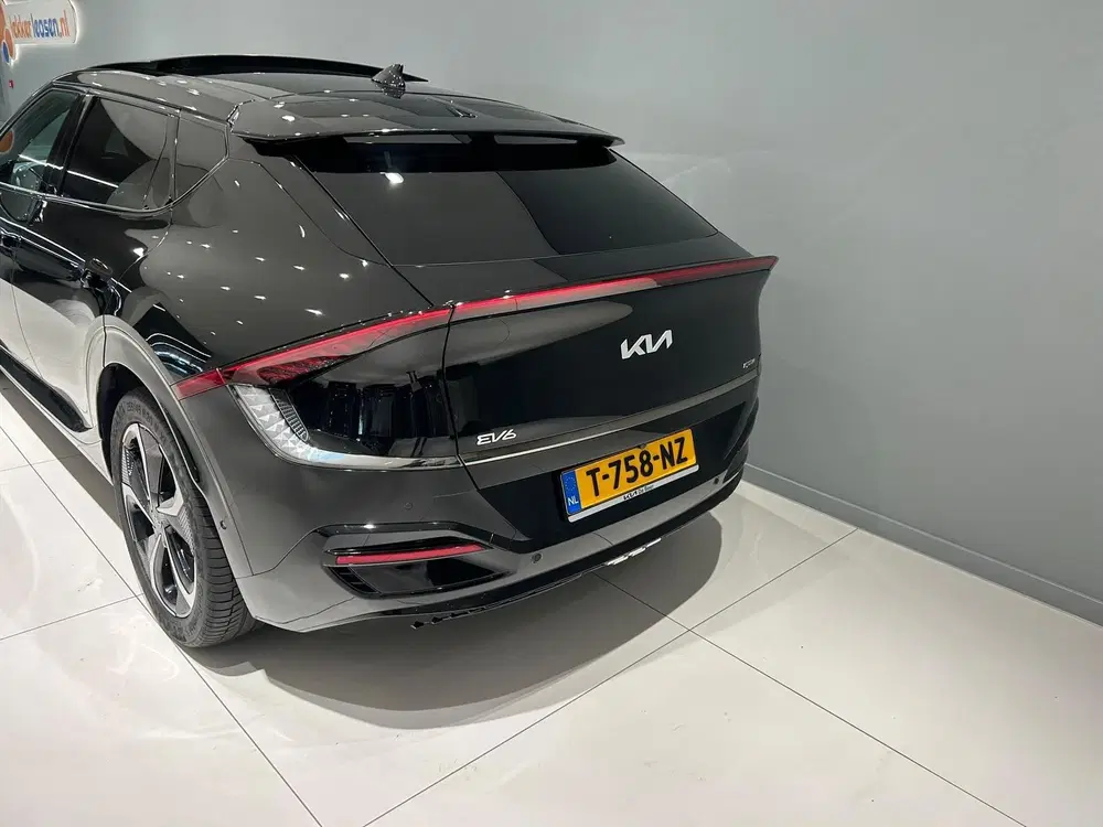 Kia EV6 77 uit 2023, foto 5
