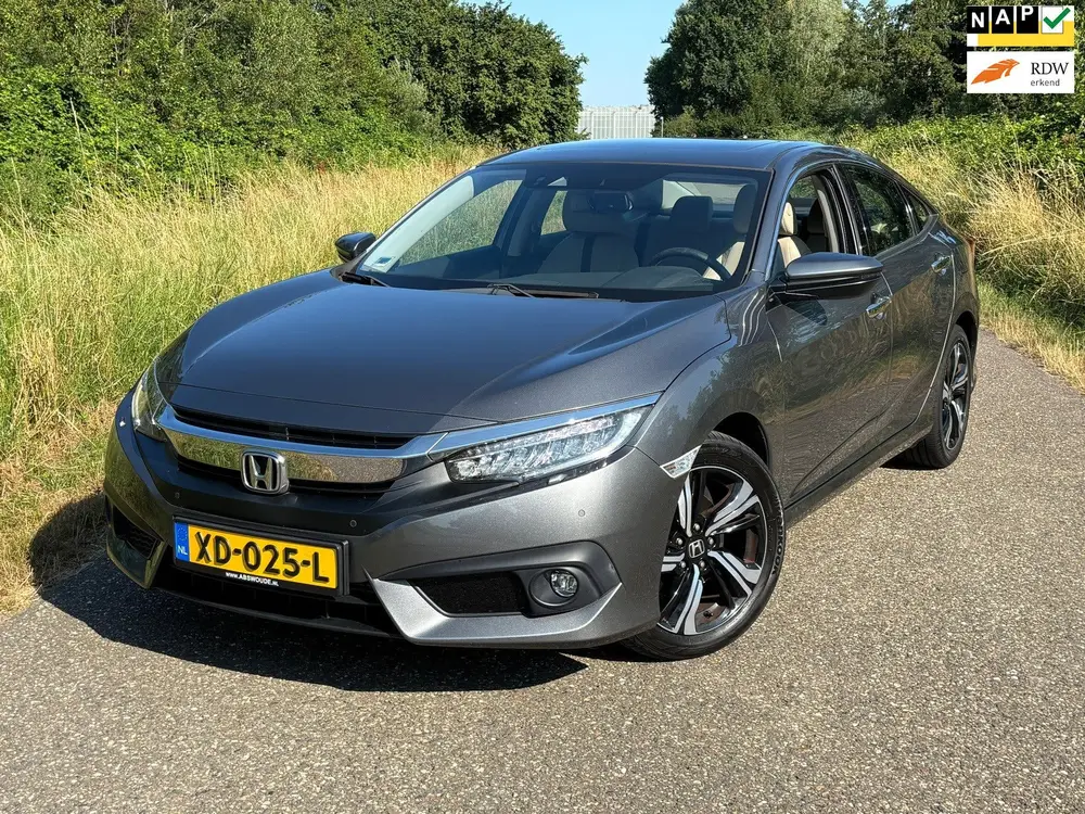 Honda Civic 1.5 i-VTEC Executive Aut/Leder/Camera/Schuifdak uit 2019