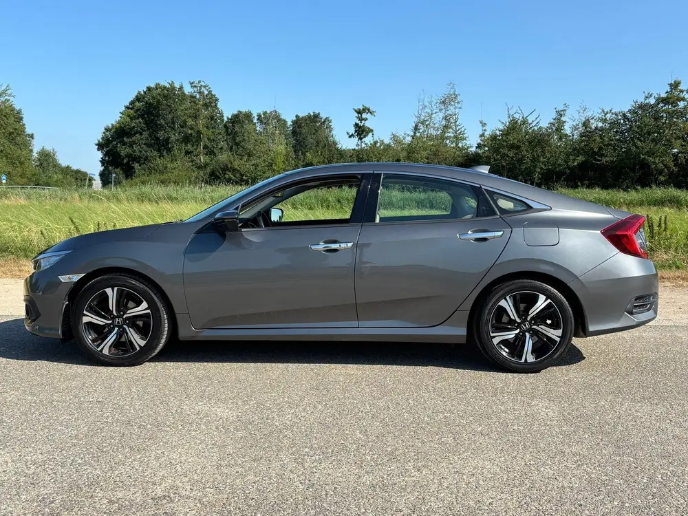 Honda Civic 1.5 i-VTEC Executive Aut/Leder/Camera/Schuifdak uit 2019, foto 3