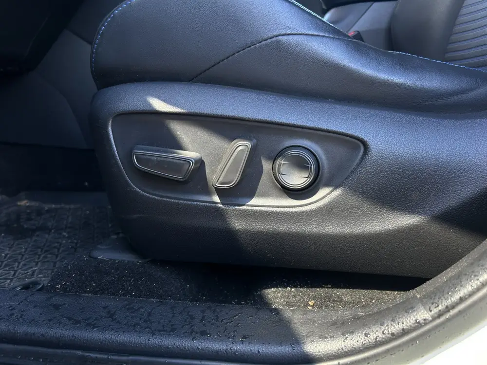 Toyota RAV4 2.5 Hybrid AWD Bi-Tone NAVI LEER CAMERA ADAPT CR uit 2019, foto 16