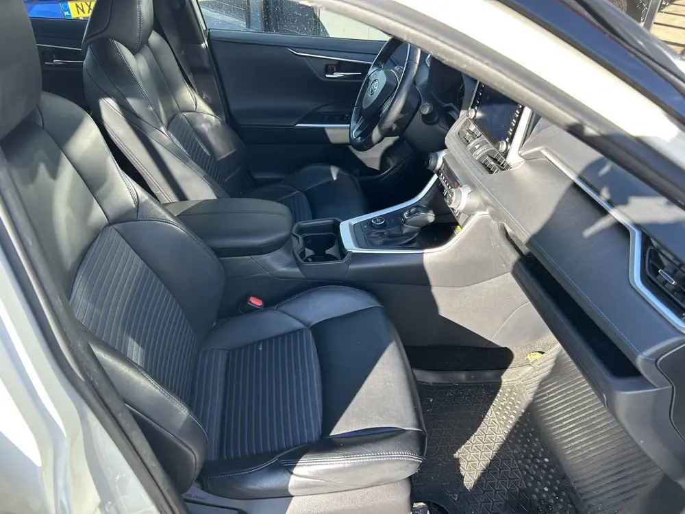 Toyota RAV4 2.5 Hybrid AWD Bi-Tone NAVI LEER CAMERA ADAPT CR uit 2019, foto 17