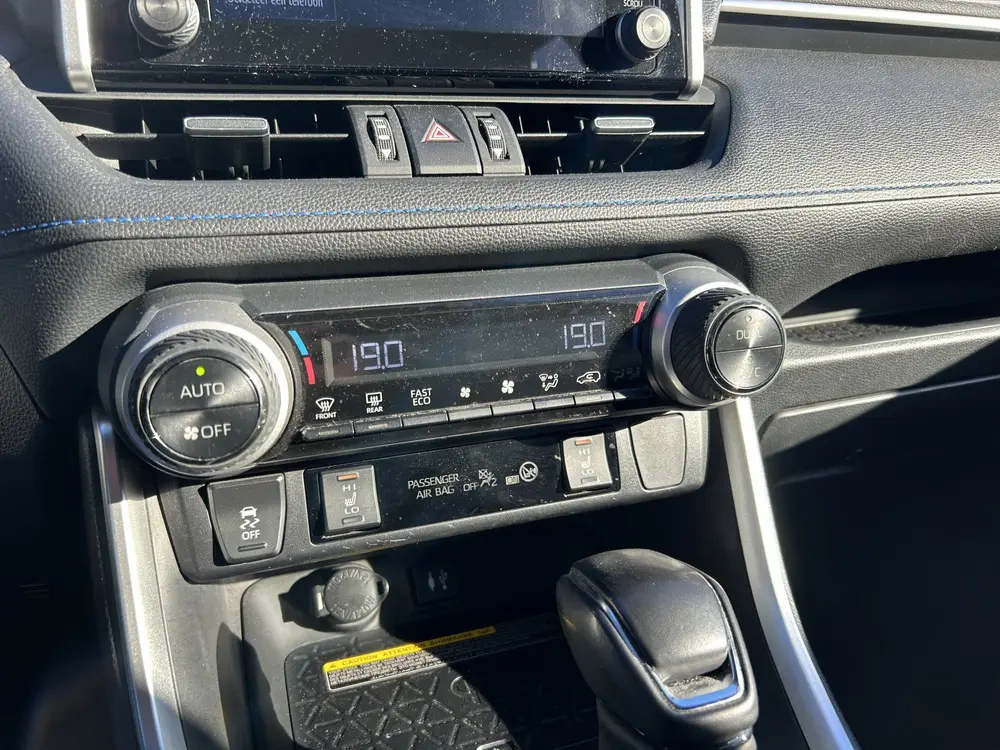 Toyota RAV4 2.5 Hybrid AWD Bi-Tone NAVI LEER CAMERA ADAPT CR uit 2019, foto 6