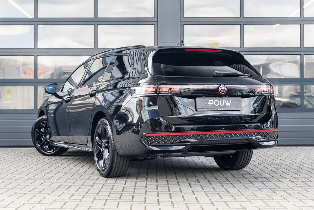 Volkswagen Passat Variant 1.5 eHybrid DSG 204pk R-Line Editi uit 2026, foto 14