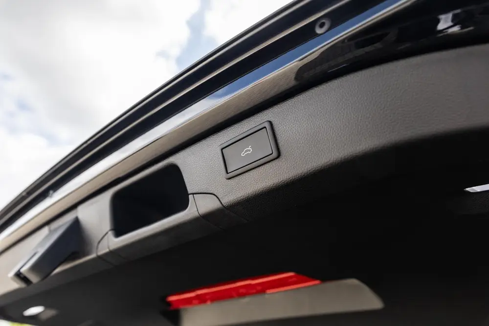 Volkswagen Passat Variant 1.5 eHybrid DSG 204pk R-Line Editi uit 2026, foto 17