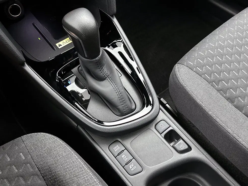 Toyota Yaris Cross 1.5 Hybrid 115 First Edition + uit 2024, foto 12