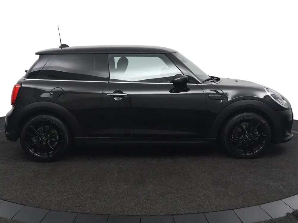 Mini Cooper 1.5 Cooper Classic zwart automaat uit 2023, foto 5