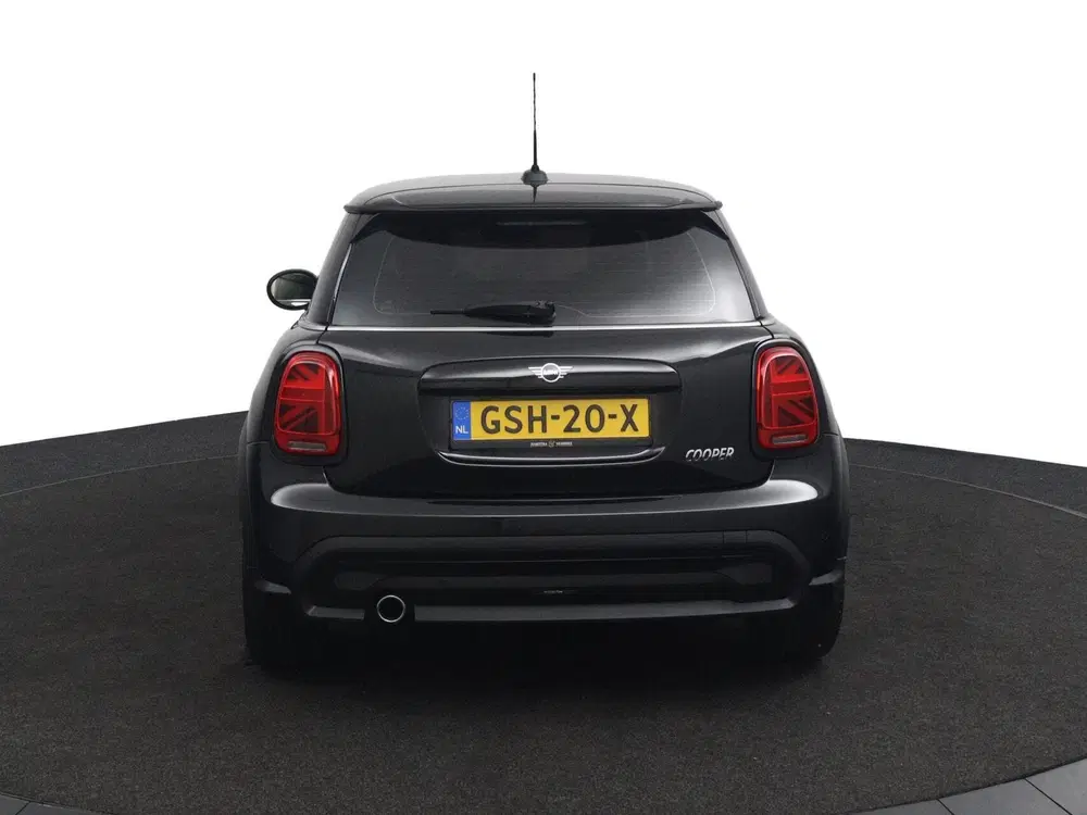Mini Cooper 1.5 Cooper Classic zwart automaat uit 2023, foto 6