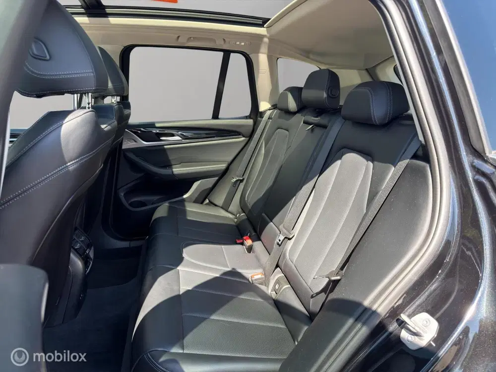 BMW X3 xDrive30e uit 2023, foto 17