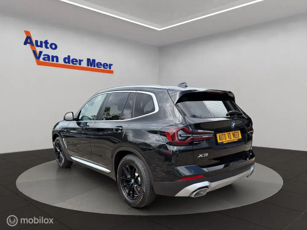 BMW X3 xDrive30e uit 2023, foto 2