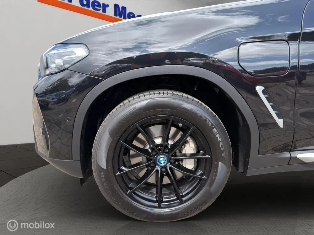 BMW X3 xDrive30e uit 2023, foto 4