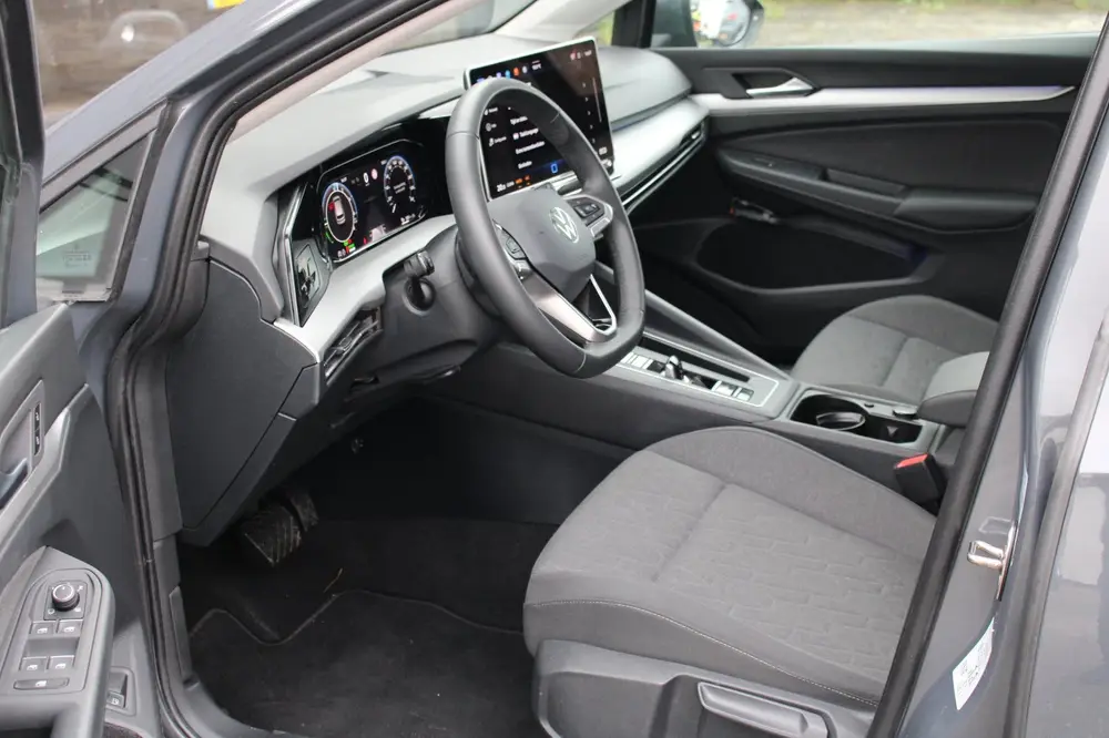 Volkswagen Golf 1.5 eHybrid Life Edition uit 2025, foto 9