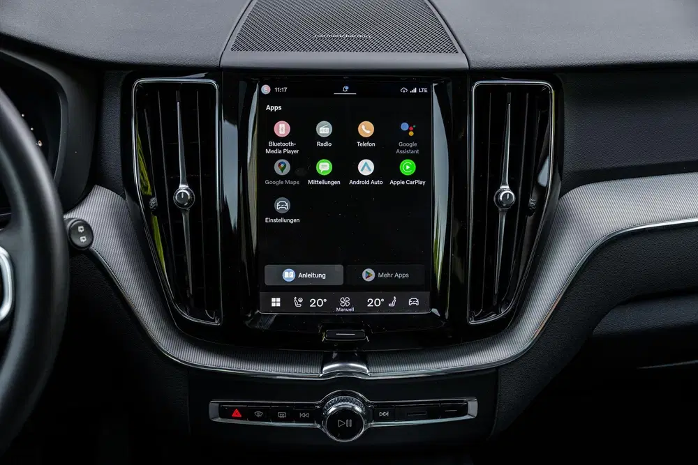 Volvo XC60 2.0 T6 Plug-in hybrid AWD Plus Dark uit 2022, foto 12