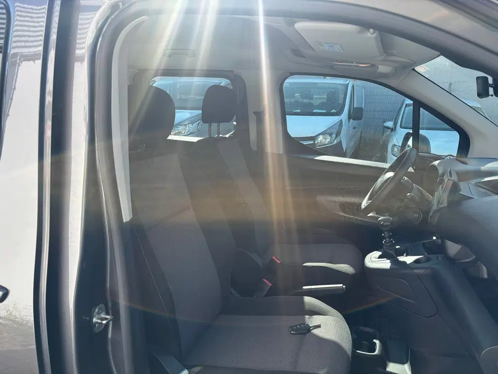 Toyota Proace City 1.2 Turbo Cool Comfort uit 2020, foto 9