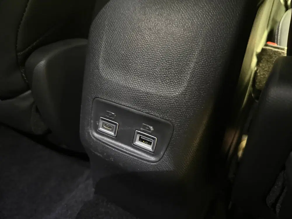 Peugeot 2008 1.2 PureTech 130 GT uit 2023, foto 13