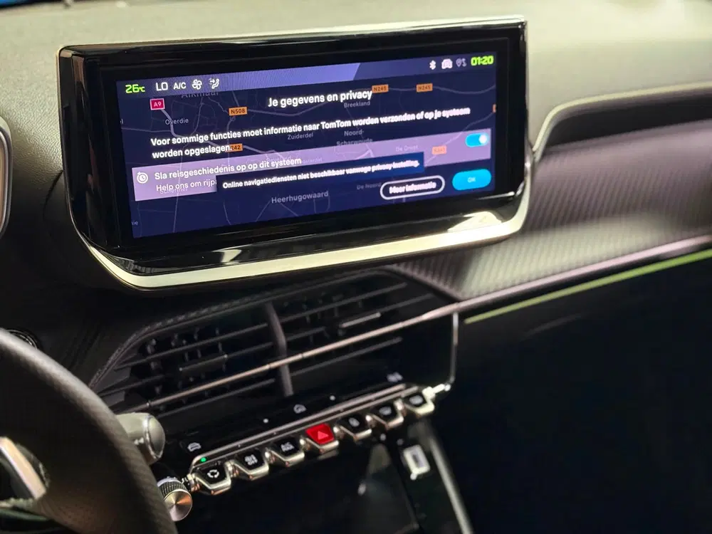 Peugeot 2008 1.2 PureTech 130 GT uit 2023, foto 19
