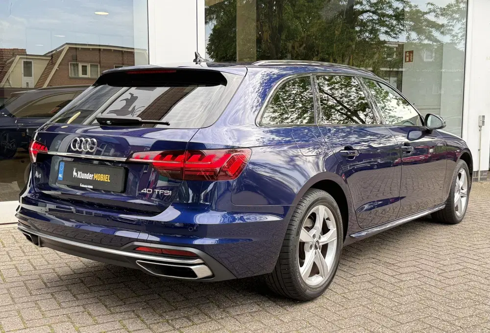 Audi A4 40 TFSI Advanced Edition uit 2022, foto 3