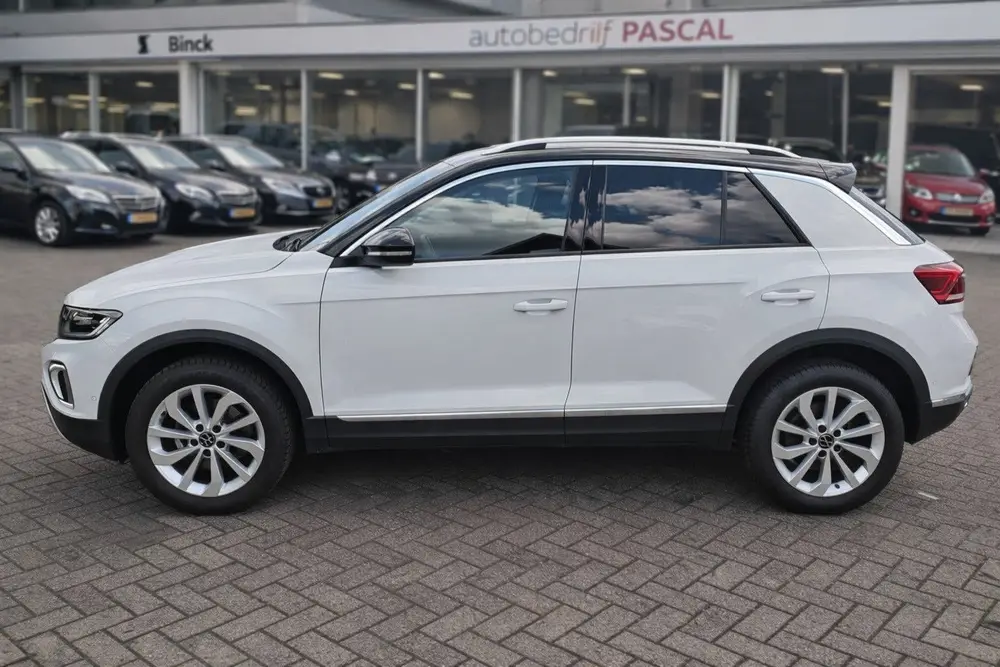 Volkswagen T-Roc 1.5 TSI Life | Automaat | IQ Light | ErgoAc uit 2024, foto 17