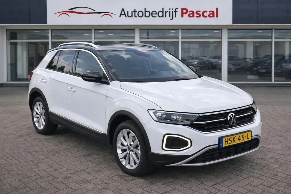 Volkswagen T-Roc 1.5 TSI Life | Automaat | IQ Light | ErgoAc uit 2024, foto 5