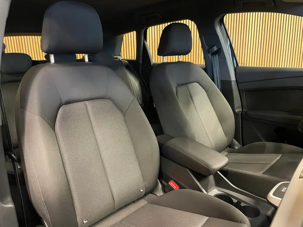 Audi Q4 e-tron 40 uit 2022, foto 8