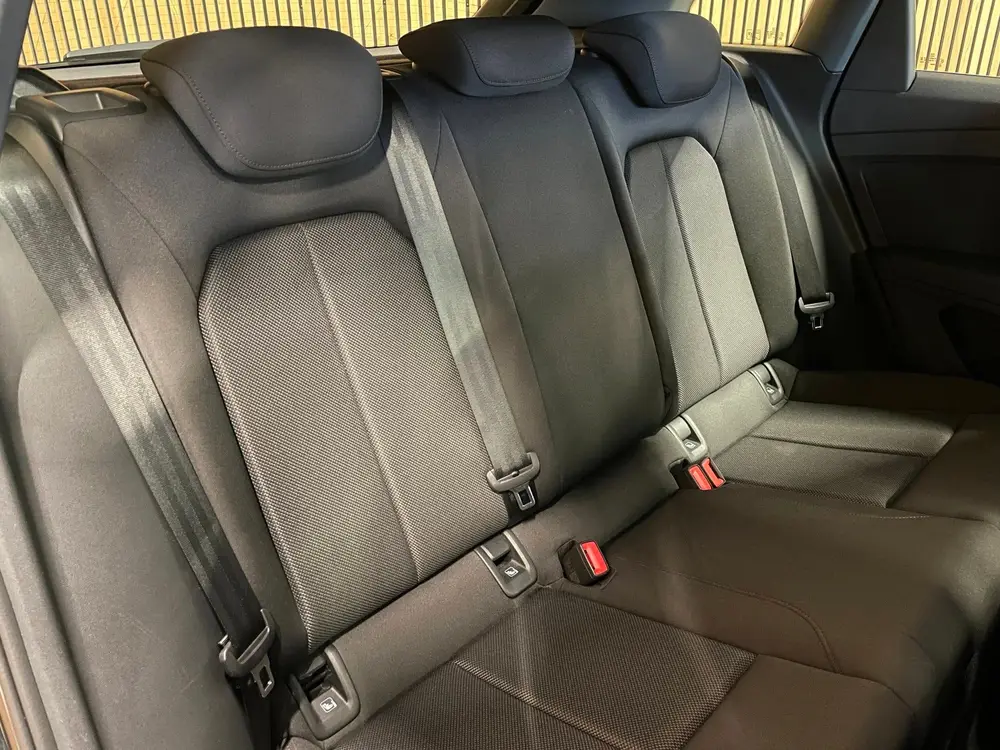 Audi Q4 e-tron 40 uit 2022, foto 9
