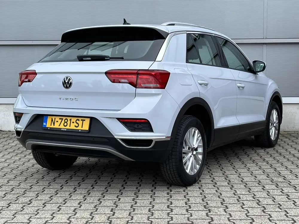 Volkswagen T-Roc 1.0 TSI 110pk Style Business | Navigatie | uit 2022, foto 2