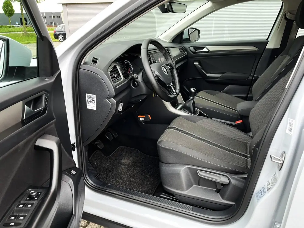 Volkswagen T-Roc 1.0 TSI 110pk Style Business | Navigatie | uit 2022, foto 20