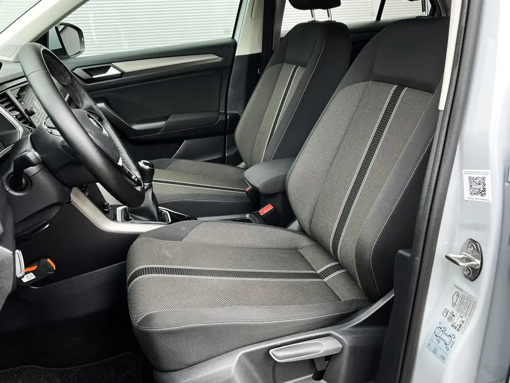 Volkswagen T-Roc 1.0 TSI 110pk Style Business | Navigatie | uit 2022, foto 4