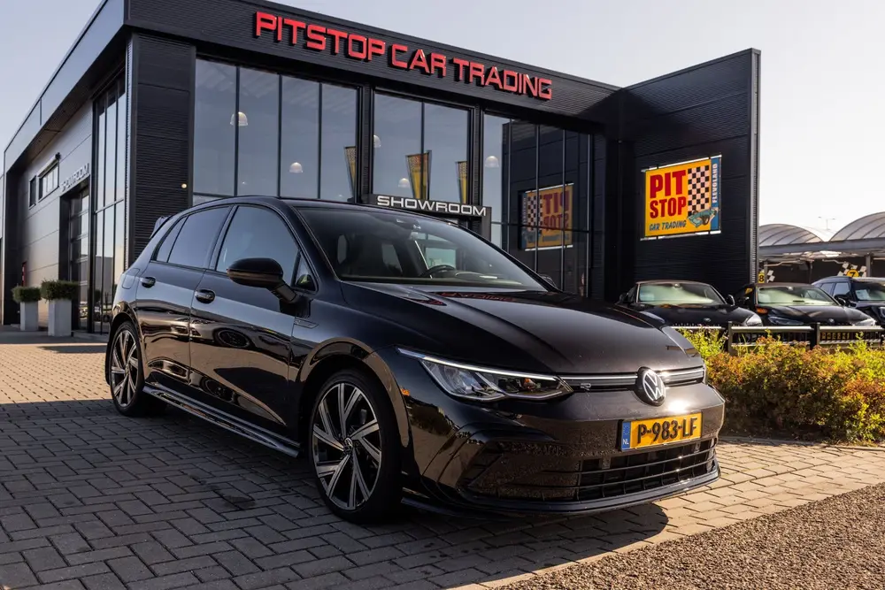Volkswagen Golf 1.5 eTSI 3 x R-Line, HUD, Trekhaak, H&K, Stu uit 2021
