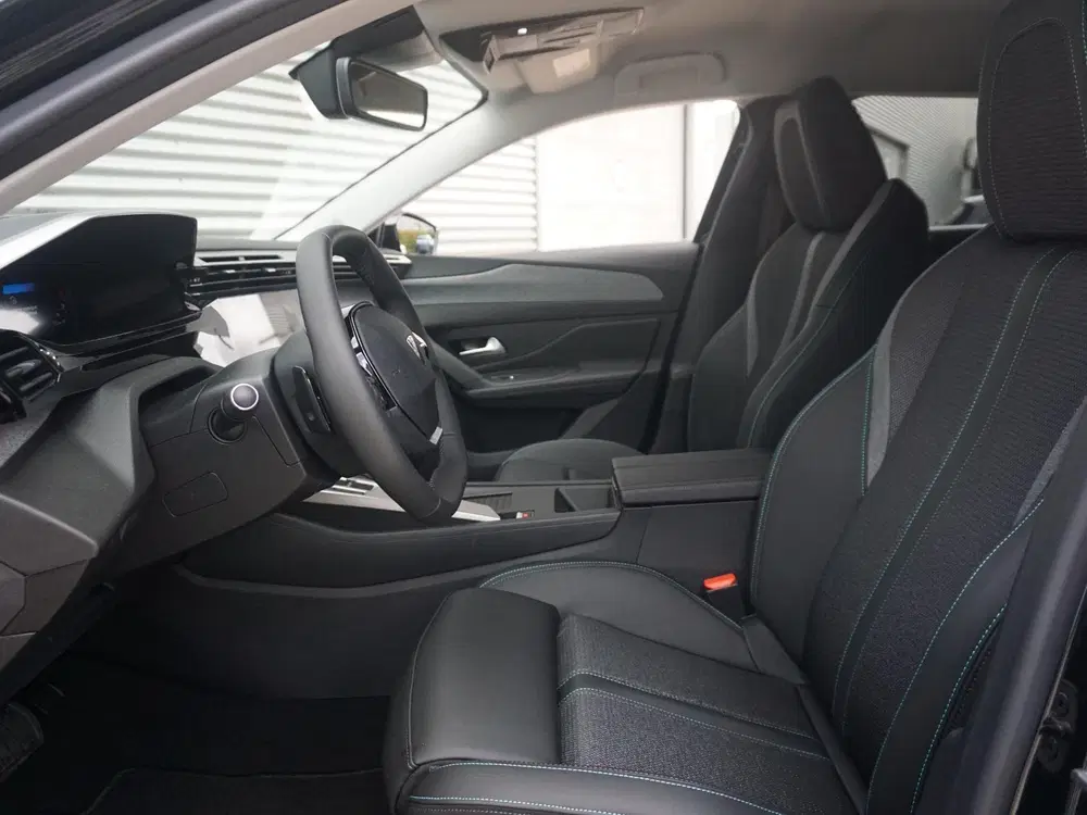 Peugeot 308 1.6 Plug-in Hybrid 180 Allure Avantage uit 2025, foto 12