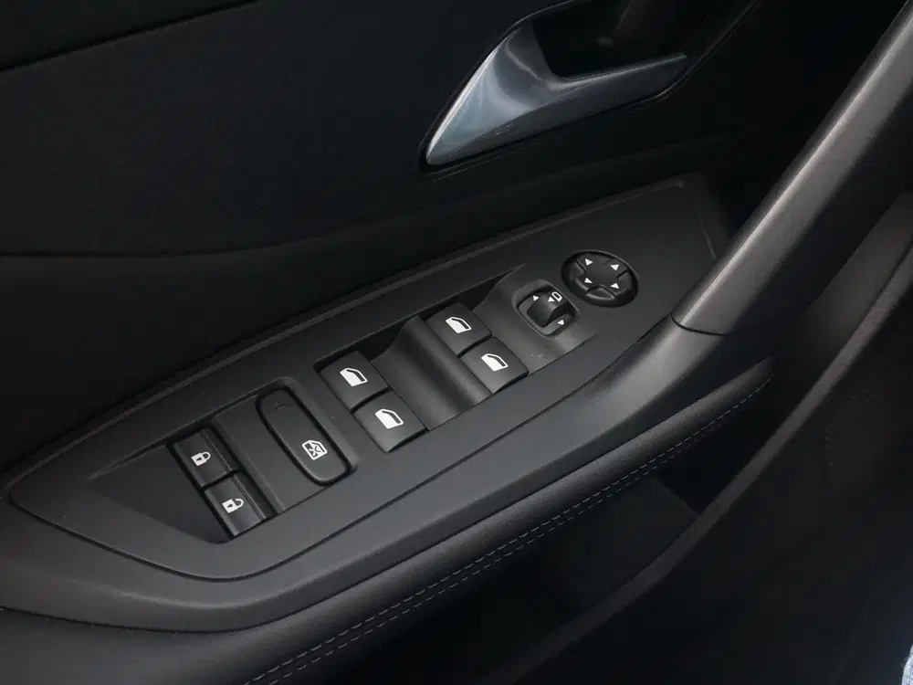 Peugeot 308 1.6 Plug-in Hybrid 180 Allure Avantage uit 2025, foto 14