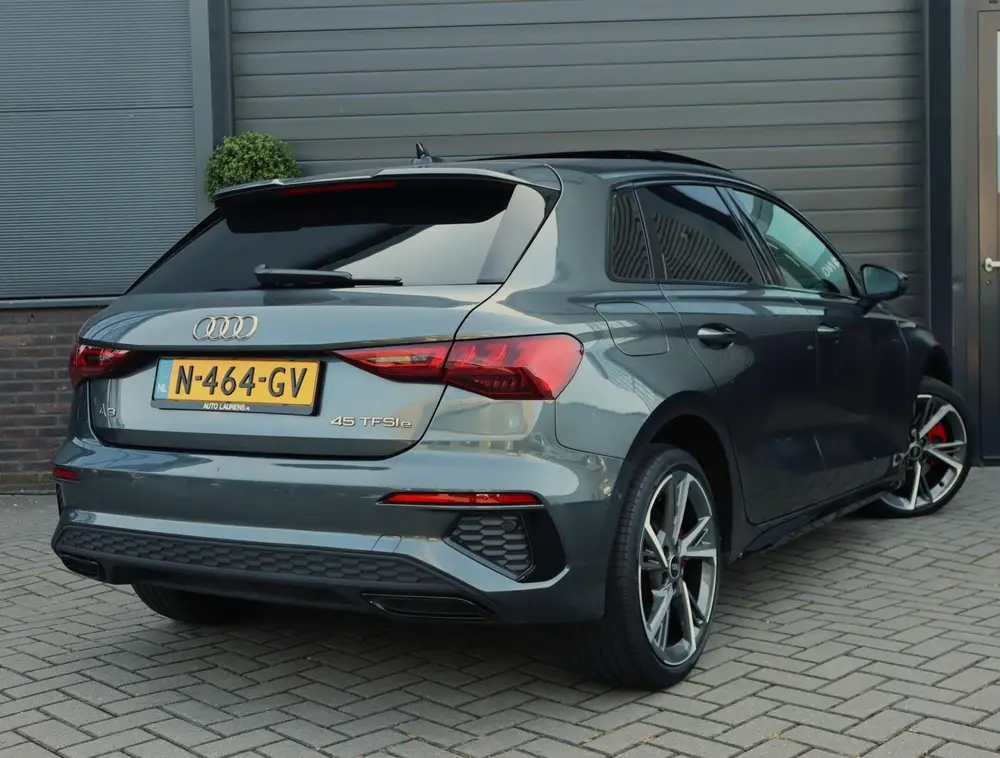 Audi A3 45 TFSI e S edition Competition uit 2021, foto 2