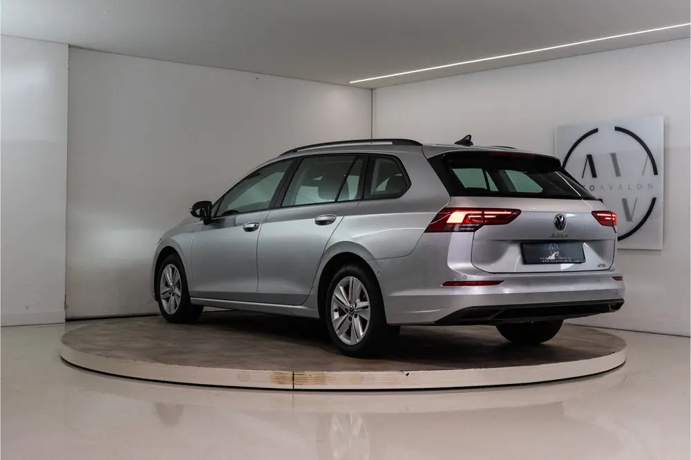 Volkswagen Golf Variant 1.0 eTSI Life 111PK | Sfeer | Carpla uit 2021, foto 2