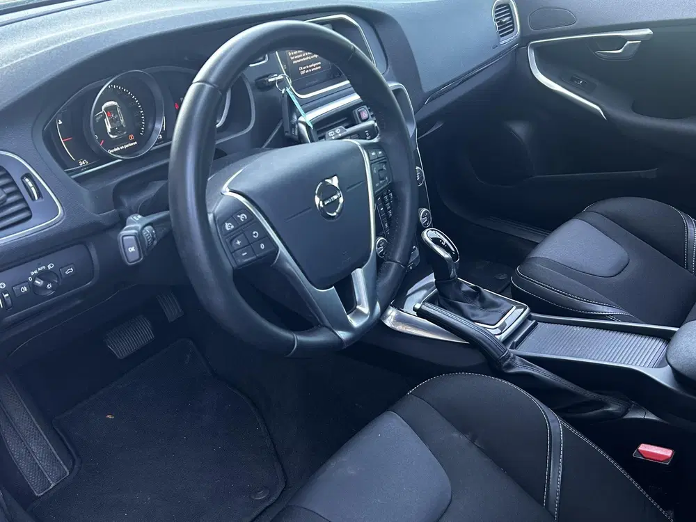 Volvo V40 1.5 T2 Polar+ Automaat uit 2020, foto 2