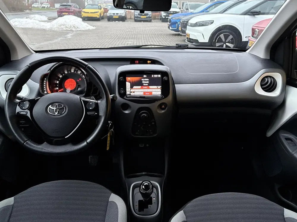 Toyota Aygo 1.0 VVT-i x-play uit 2019, foto 16