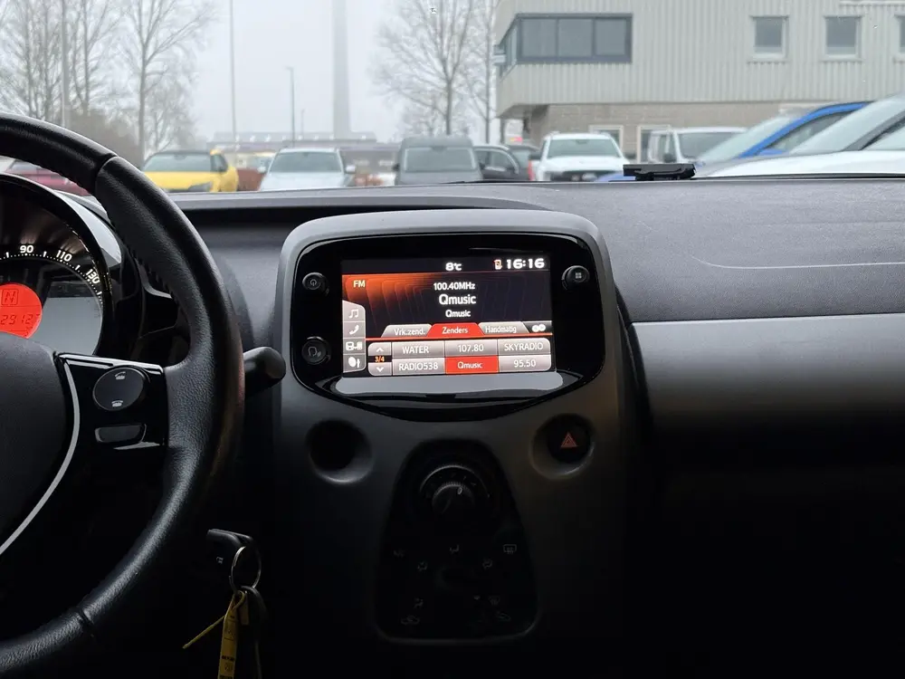 Toyota Aygo 1.0 VVT-i x-play uit 2019, foto 17