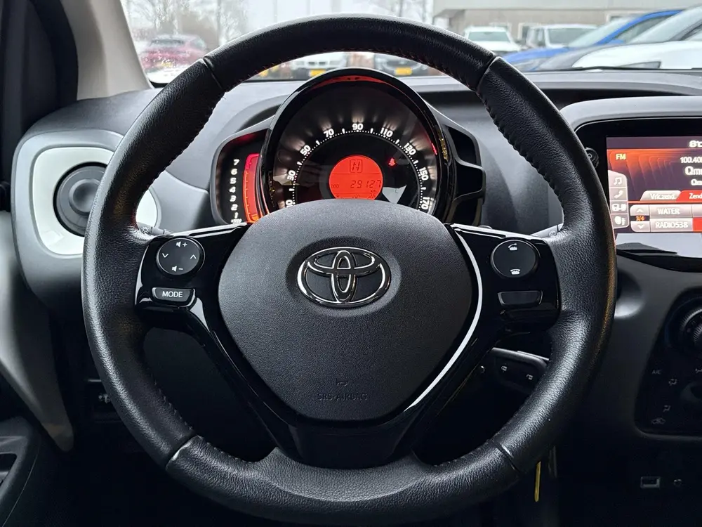Toyota Aygo 1.0 VVT-i x-play uit 2019, foto 18