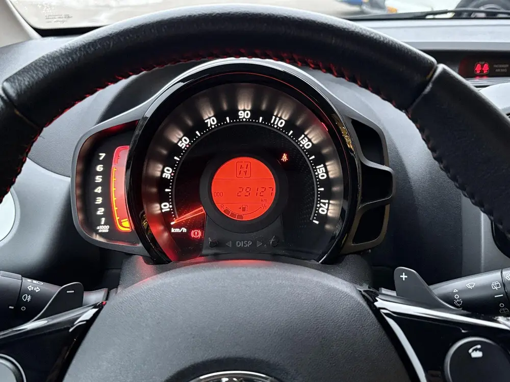 Toyota Aygo 1.0 VVT-i x-play uit 2019, foto 19