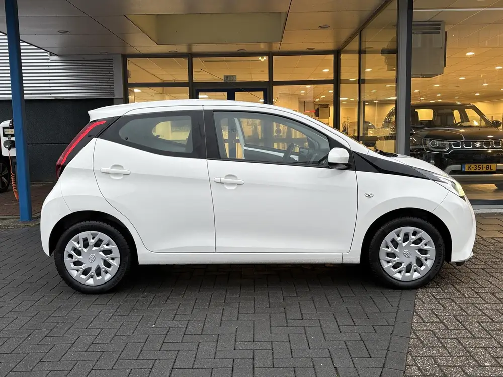 Toyota Aygo 1.0 VVT-i x-play uit 2019, foto 4