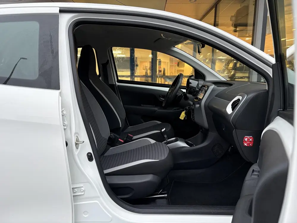 Toyota Aygo 1.0 VVT-i x-play uit 2019, foto 5