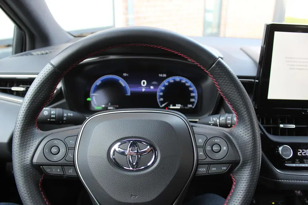 Toyota Corolla Hybrid 140 GR Sport Bi Tone Navigatie uit 2024, foto 11