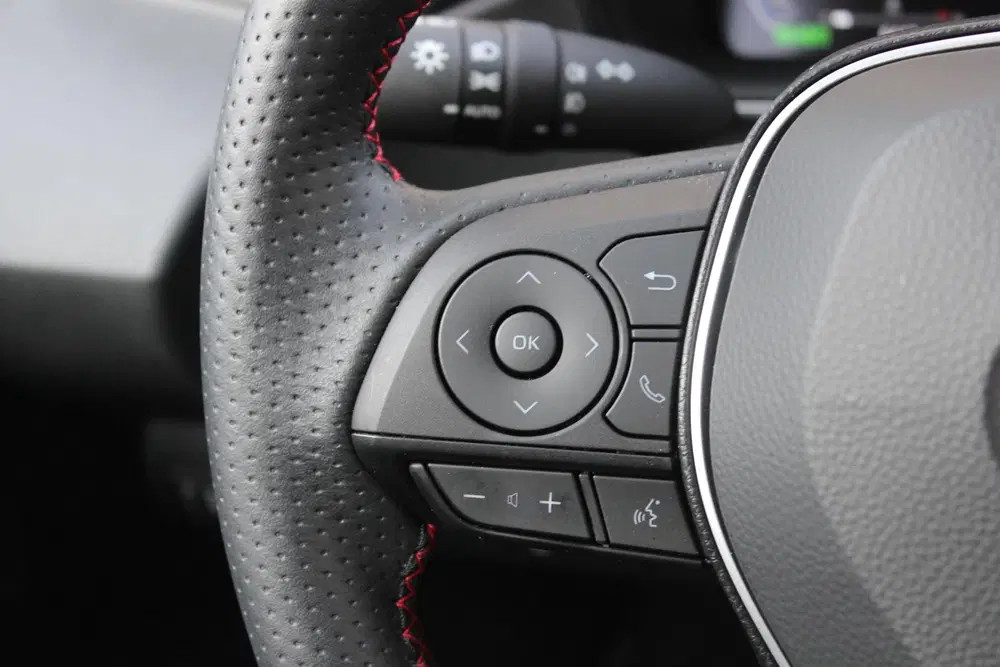 Toyota Corolla Hybrid 140 GR Sport Bi Tone Navigatie uit 2024, foto 12