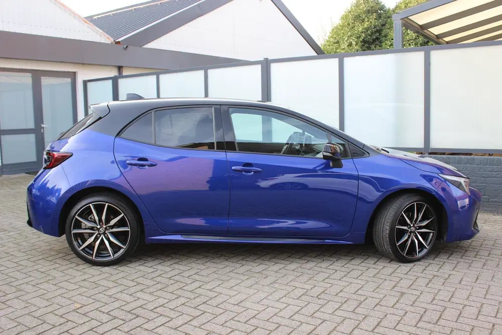 Toyota Corolla Hybrid 140 GR Sport Bi Tone Navigatie uit 2024, foto 2