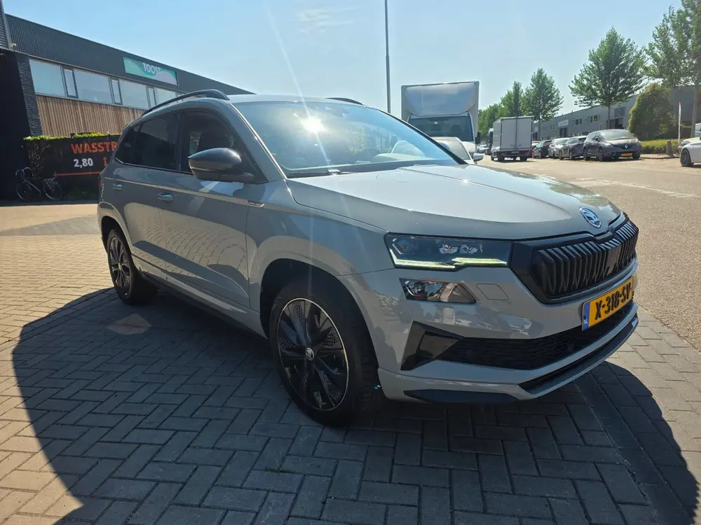 Skoda Karoq 1.5 TSI ACT Sportline Business uit 2022, foto 10