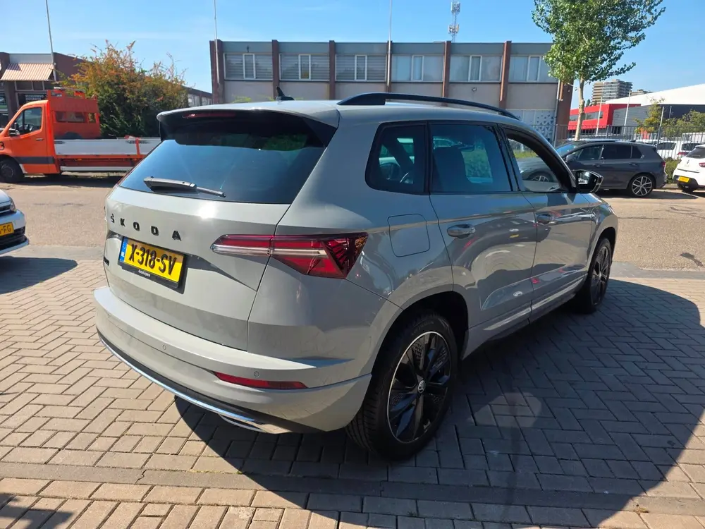 Skoda Karoq 1.5 TSI ACT Sportline Business uit 2022, foto 8