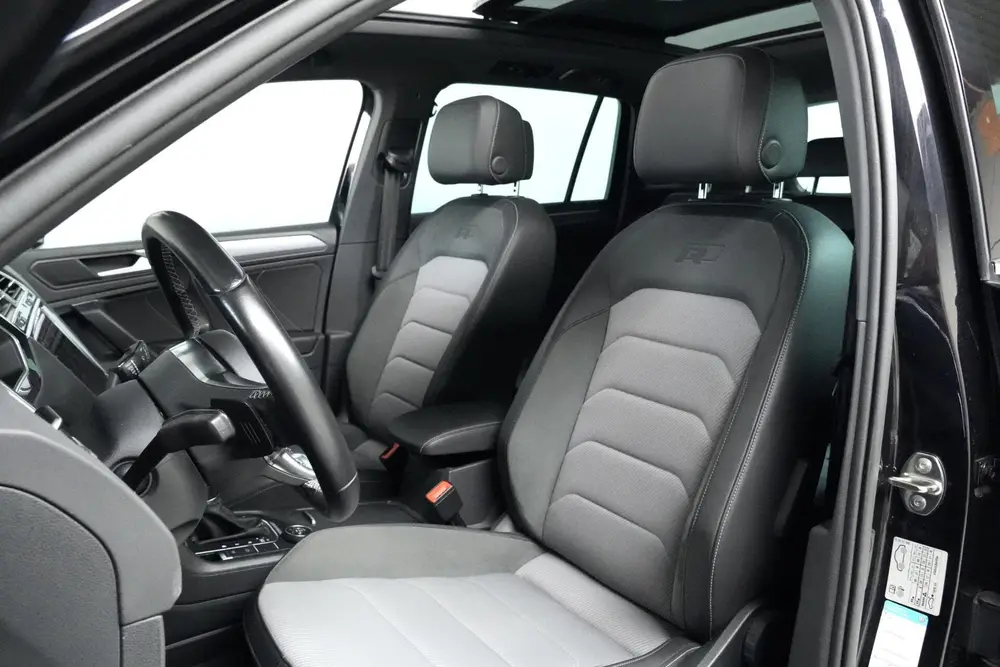 Volkswagen Tiguan 2.0 TSI 4Motion 3x R-Line Automaat 230 PK uit 2019, foto 11