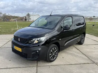 Peugeot Partner 1.5 BlueHDI 131PK automaat airco 3 zits uit 2020