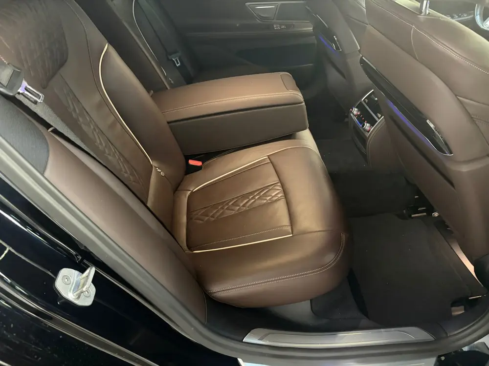 BMW 7-serie 745e High Executive Panoramadak HUD ACC So uit 2020, foto 8