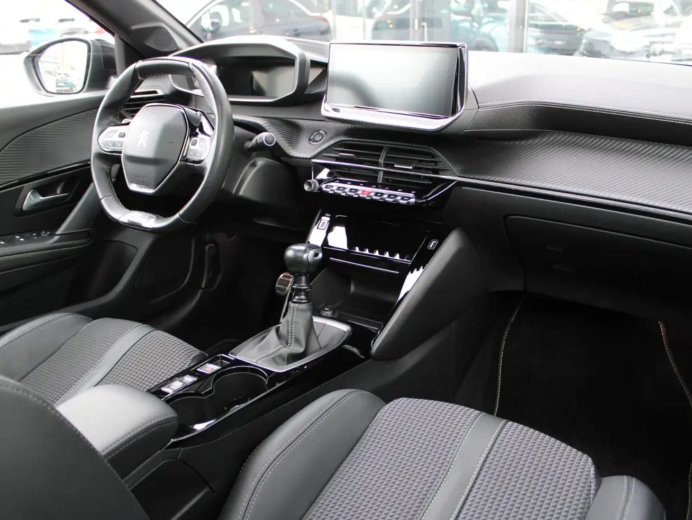 Peugeot 208 1.2 PureTech GT uit 2021, foto 3