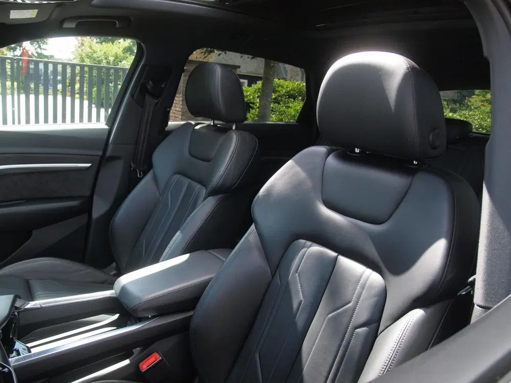 Audi e-tron e-tron 55 quattro 95 kWh uit 2019, foto 17