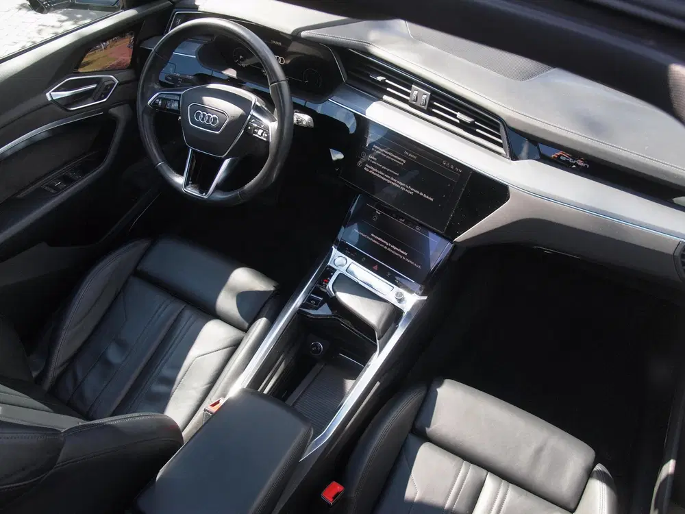 Audi e-tron e-tron 55 quattro 95 kWh uit 2019, foto 2